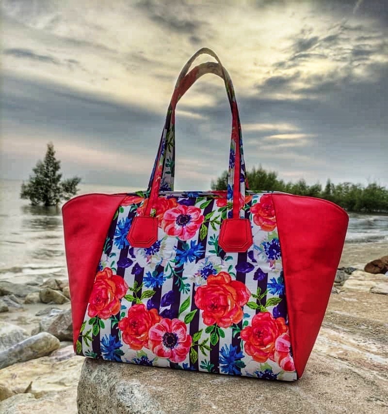  By Annie Patterns, Bon Voyage! Tote and Project Bag : Clothing,  Shoes & Jewelry