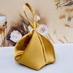 The Clara Pouch
