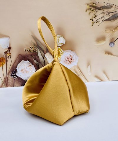 The Clara Pouch